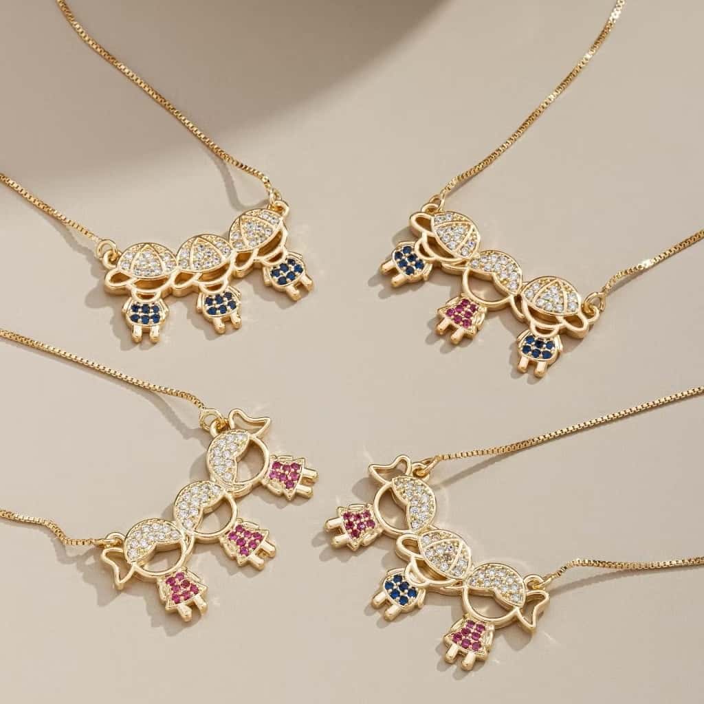 Colar Feminino com Pingentes de Crianças Menino e Menina, Cravejado em Zircônias, Banhado a Ouro 18K e Prata 925, imagem 1 de 1