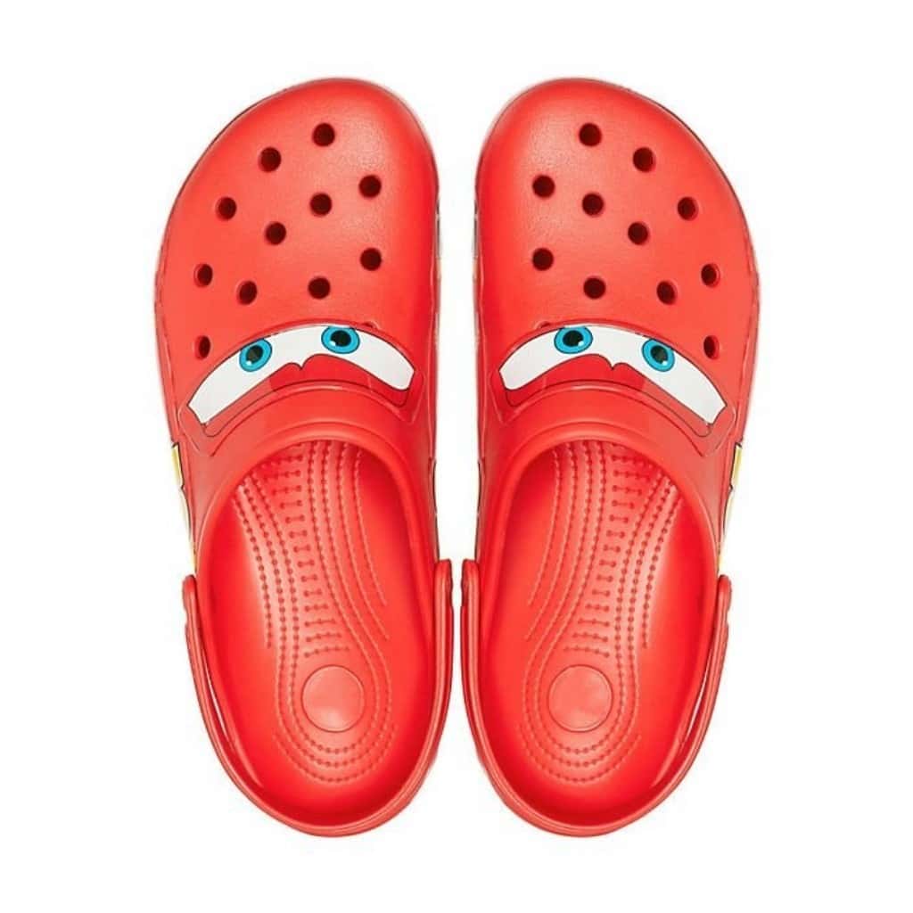 [Enviado em 24 horas]McQueen Sapatos De Buraco De Carro Sandálias Chinelos Antiderrapantes Praia Casuais, imagem 1 de 1
