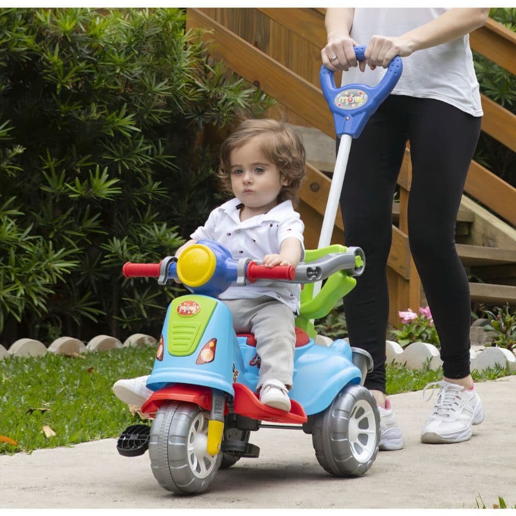 Carrinho de Passeio Maral Avespa Menino e Menina Triciclo Infantil Com Haste de Empurrar Pedal Proteção Lateral